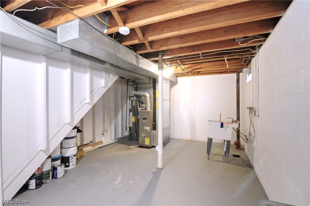 Regal Arms Condo - Residential