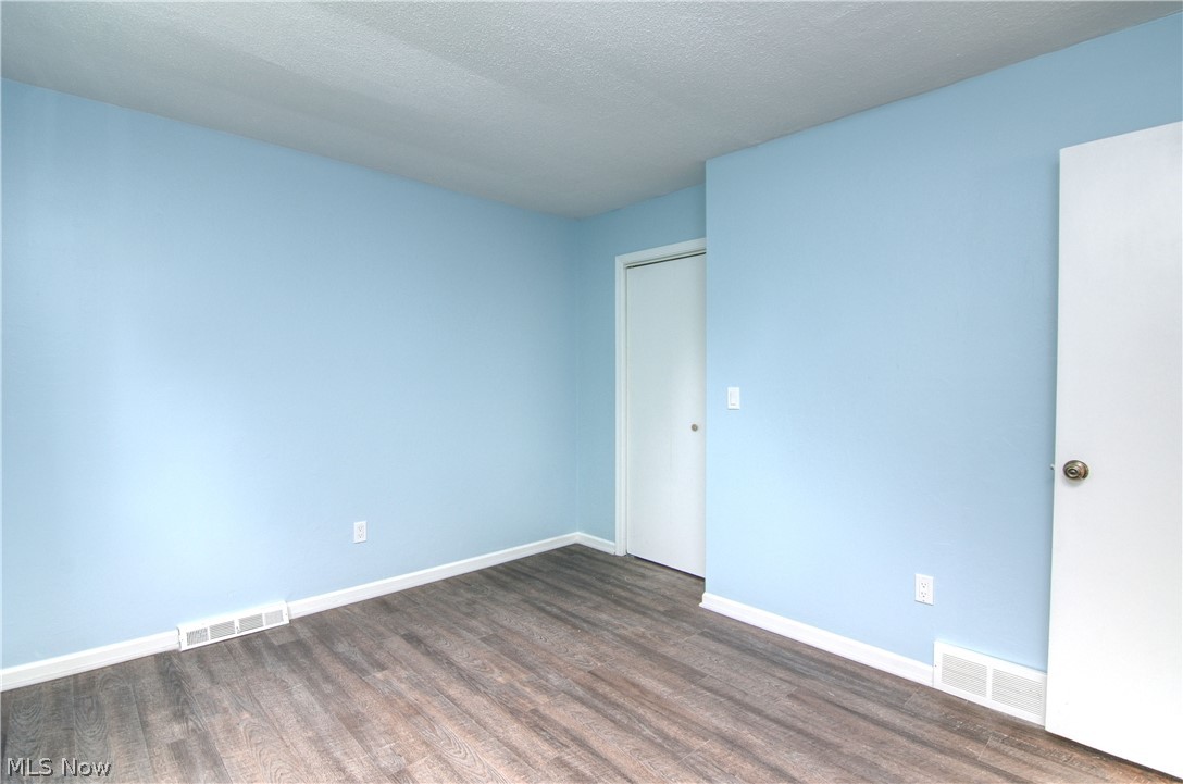 Regal Arms Condo - Residential