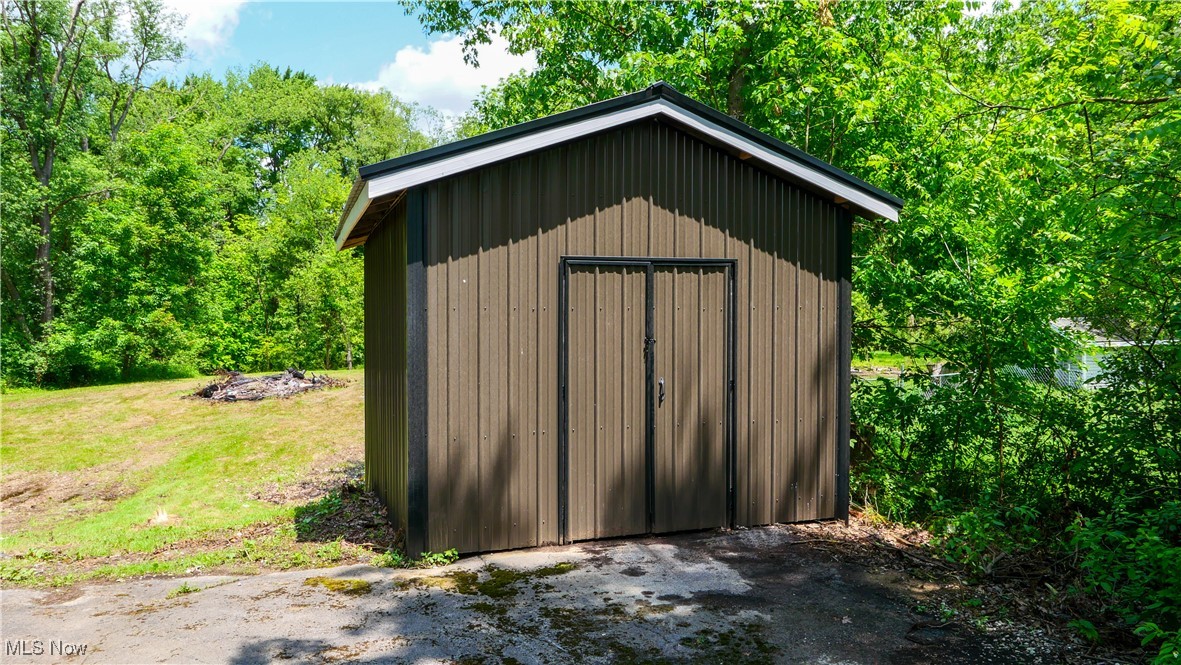 928 Tibbetts Wick Road, Girard, Ohio image 24