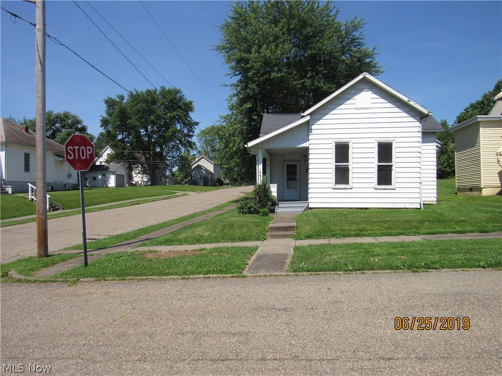Would make a great investment property, all new bathroom kitchen flooring and all new carpet. Shed out back nice corner lot. SOLD AS IS CONDITION. Realtor owned property.
