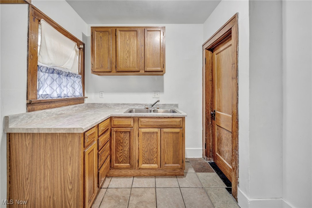 317 W 31st Street, Lorain, Ohio image 2