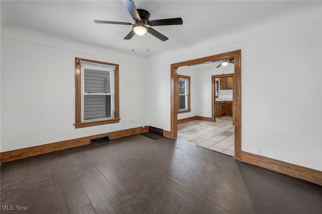 317 W 31st Street, Lorain, Ohio image 8