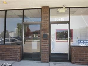 High traffic area, perfect for any retail type business. Separate utilities and CAM of $100 paid by tenant. Make your business grow in this perfect spot close to freeways and Great Northern Shopping Center.