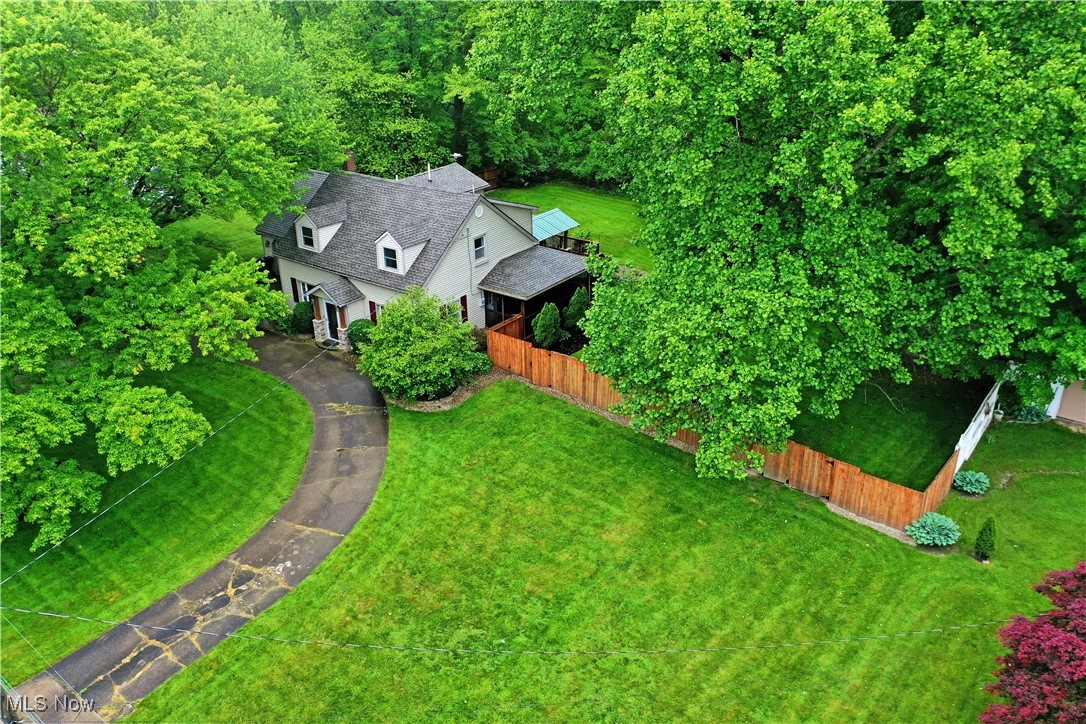 8276 Kenyon Drive, Warren, Ohio image 3