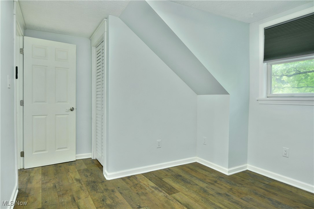 8276 Kenyon Drive, Warren, Ohio image 35