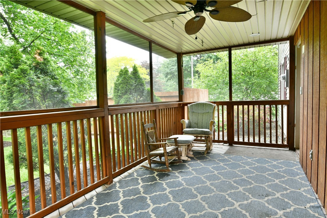 8276 Kenyon Drive, Warren, Ohio image 43