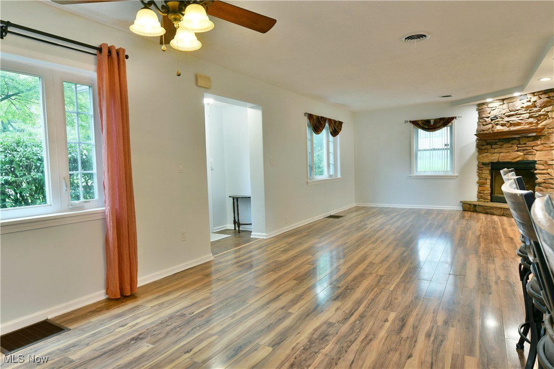 8276 Kenyon Drive, Warren, Ohio image 6