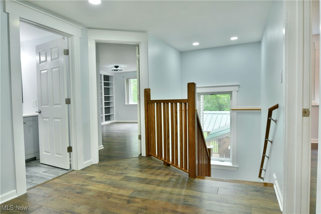 8276 Kenyon Drive, Warren, Ohio image 16