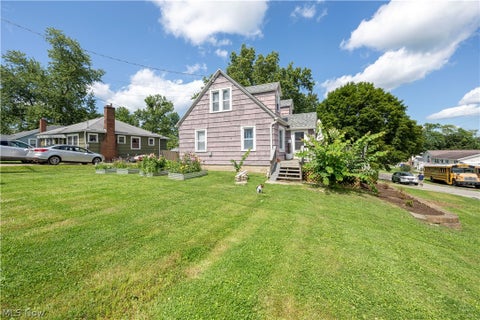 Tiny photo for 537 Coolman Avenue, Ravenna, OH 44266 (MLS # 5239479)