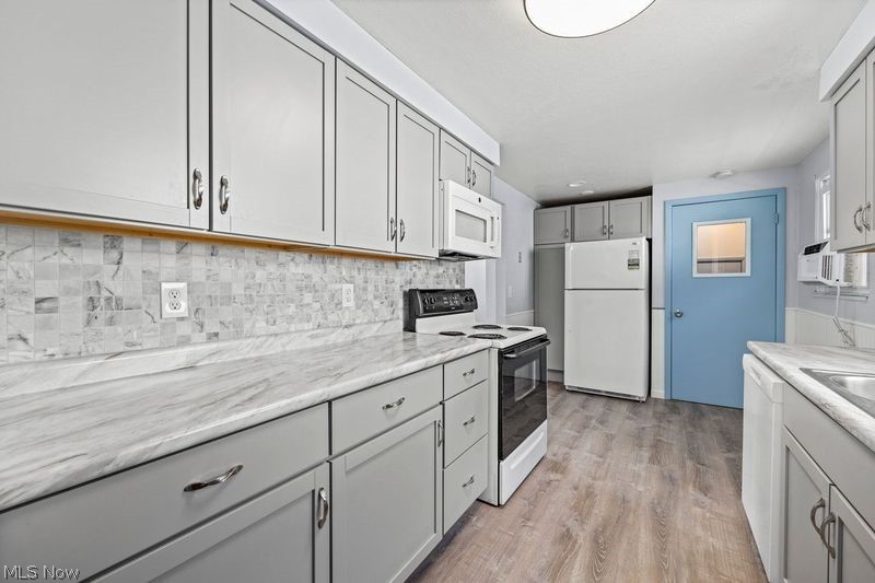 Williamsburg Heights 06 - Residential