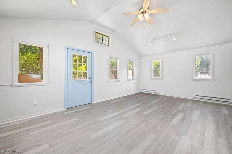 Williamsburg Heights 06 - Residential