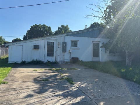 Homes For Sale - 612 33rd Street<br/> Parkersburg, WV 26101