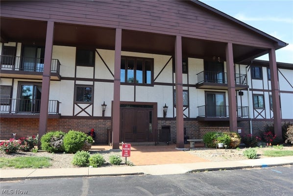4849 GRACE RD UNIT 121, NORTH OLMSTED, OH 44070 - Image d809d8a9aa30ccd14df72aaa46697f39/1943148917