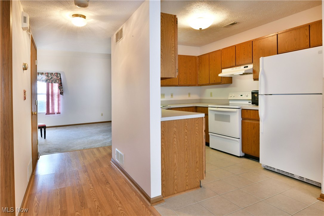 Lake Pointe Condo - Residential