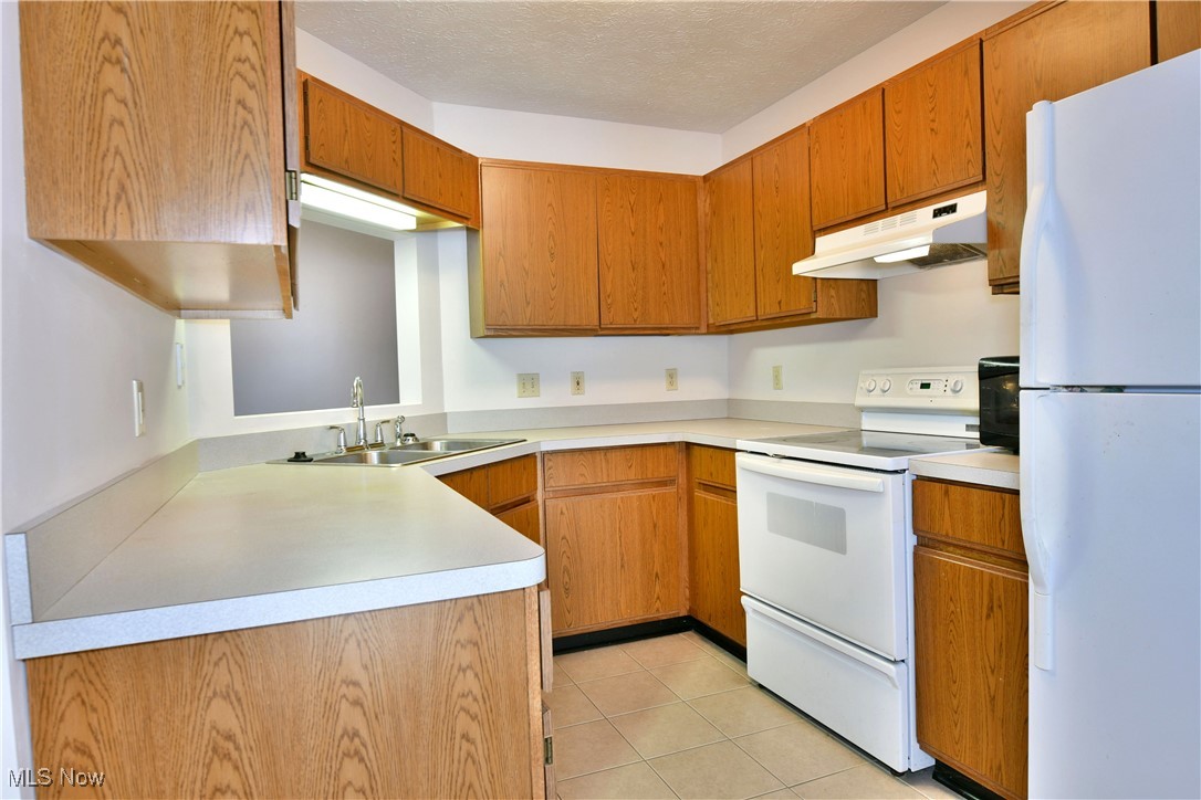 Lake Pointe Condo - Residential