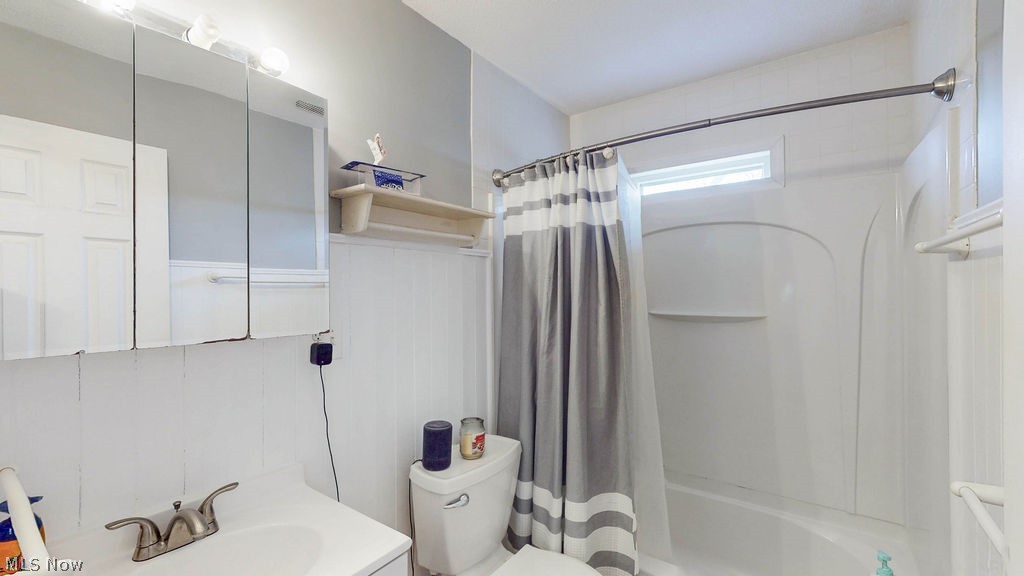 BEECHCREST 2 LOT 233 F 75.00 - Residential