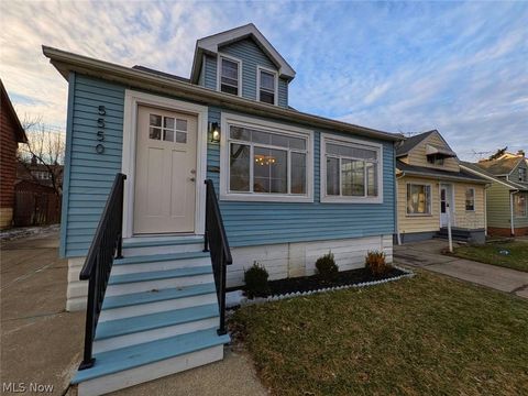 Tiny photo for 5550 Grasmere Avenue, Maple Heights, OH 44137 (MLS # 5190367)