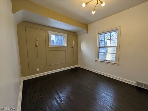 Tiny photo for 5550 Grasmere Avenue, Maple Heights, OH 44137 (MLS # 5190367)