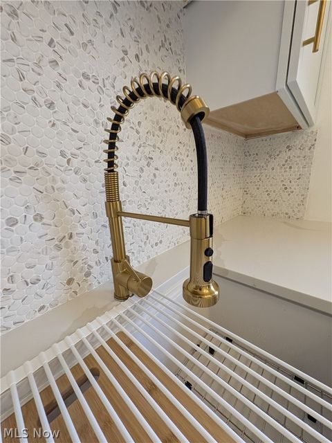 Tiny photo for 5550 Grasmere Avenue, Maple Heights, OH 44137 (MLS # 5190367)