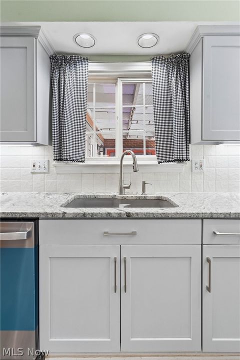 Tiny photo for 400 31st Street NW, Canton, OH 44709 (MLS # 5197170)