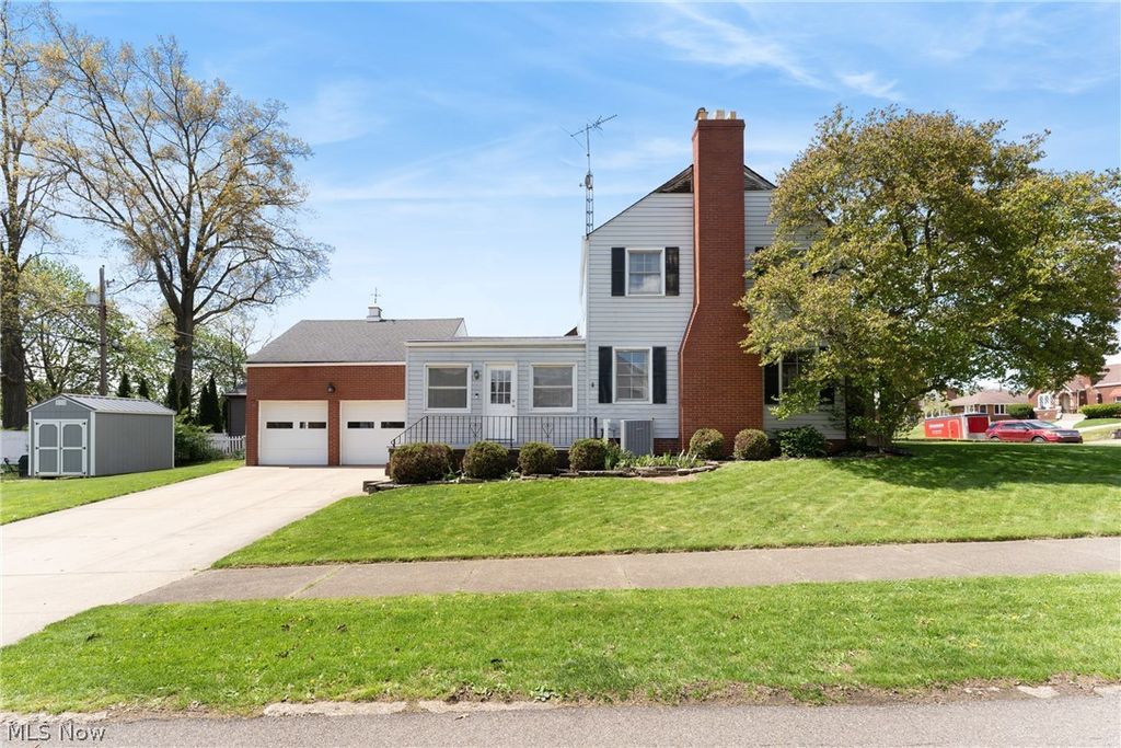 Photo of 400 31st Street NW, Canton, OH 44709 (MLS # 5197170)