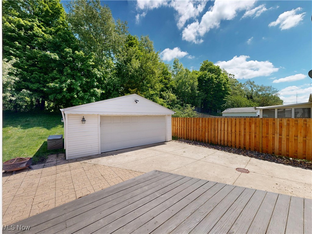 2207 Larchmont Drive, Wickliffe, Ohio image 5