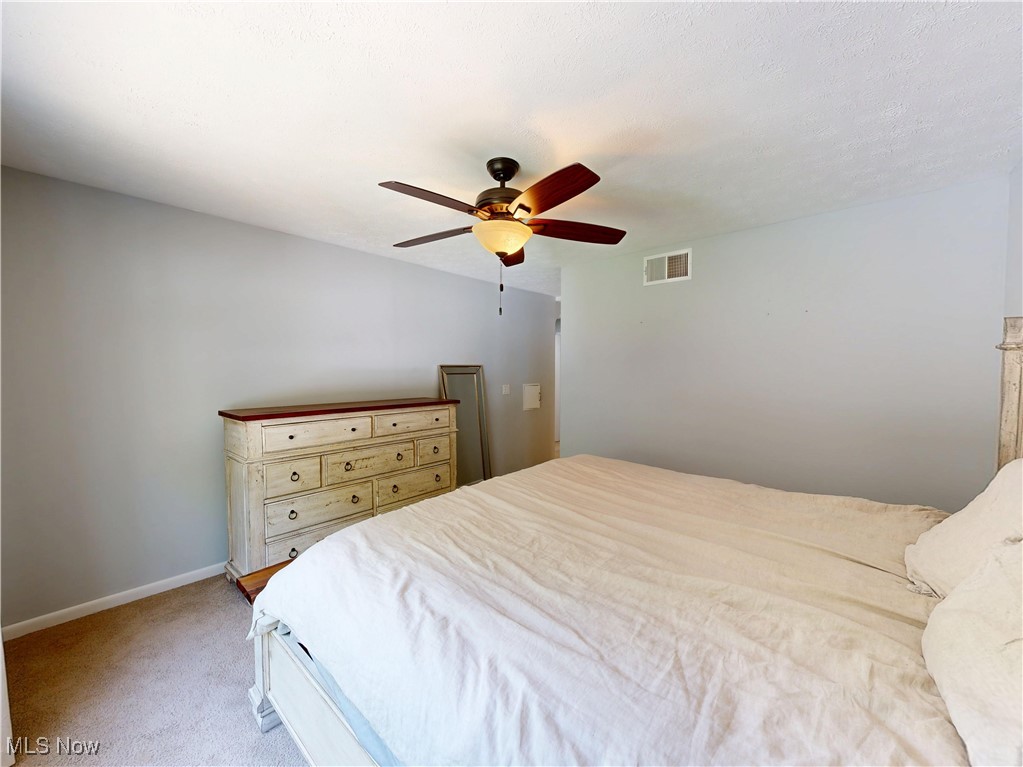 2207 Larchmont Drive, Wickliffe, Ohio image 33