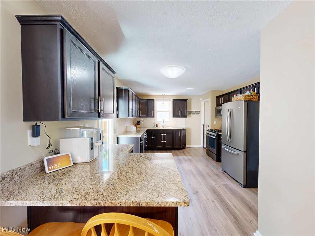 2207 Larchmont Drive, Wickliffe, Ohio image 11