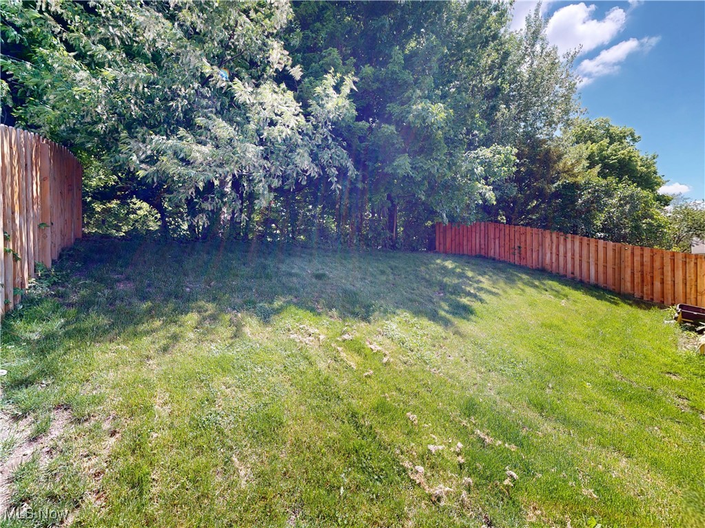 2207 Larchmont Drive, Wickliffe, Ohio image 7