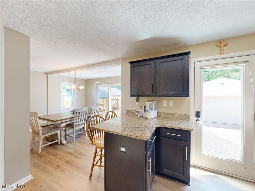 2207 Larchmont Drive, Wickliffe, Ohio image 12