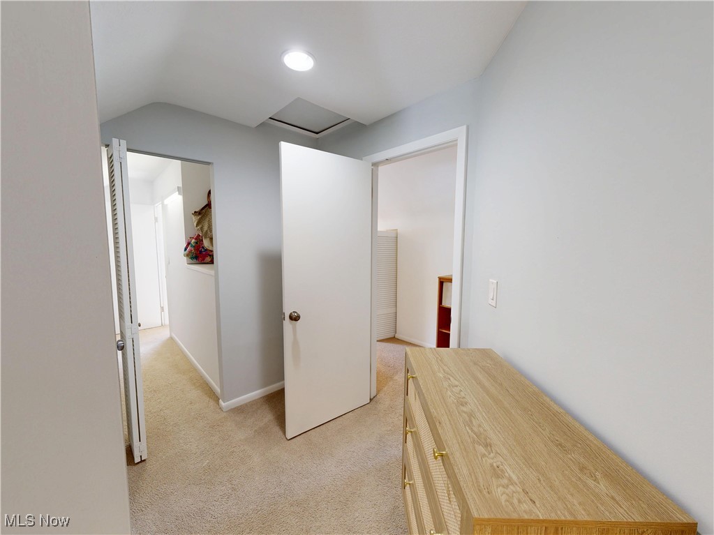 2207 Larchmont Drive, Wickliffe, Ohio image 35