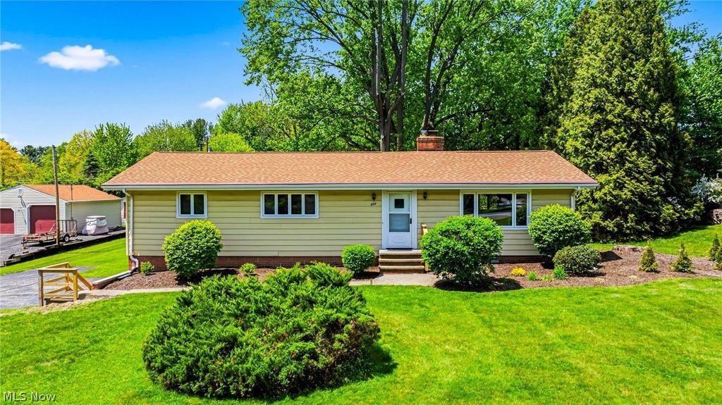 Photo of 202 Briar Hill Drive, Painesville Township, OH 44077 (MLS # 5210590)