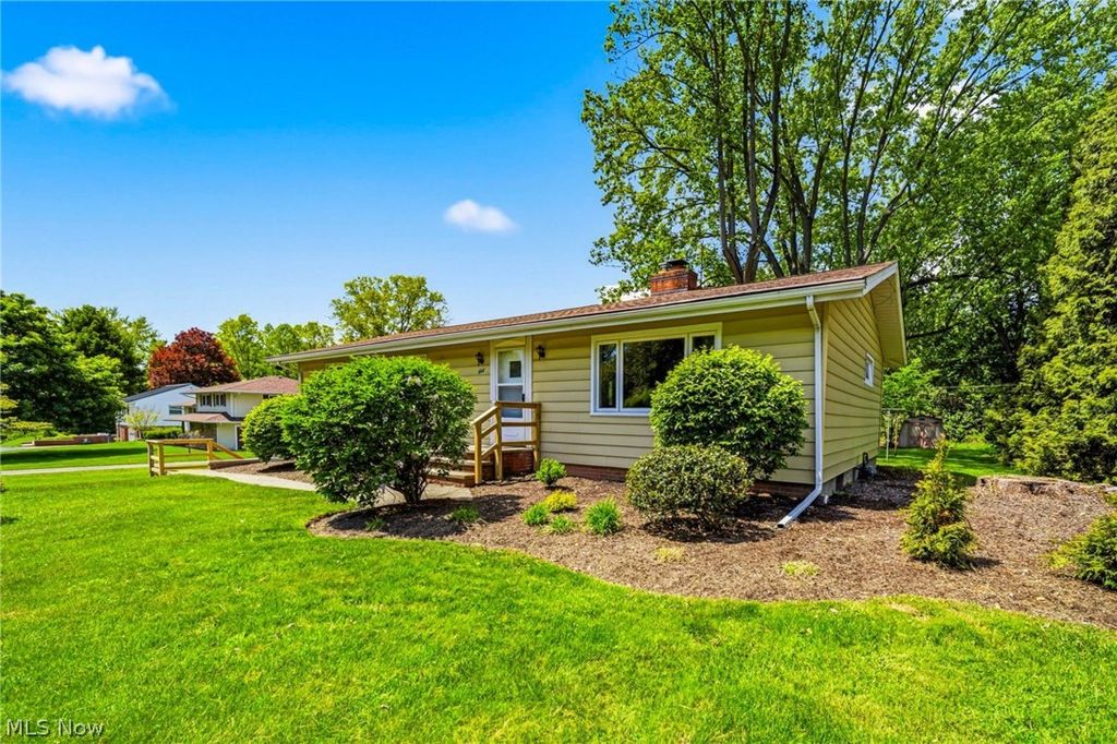 Photo of 202 Briar Hill Drive, Painesville Township, OH 44077 (MLS # 5210590)