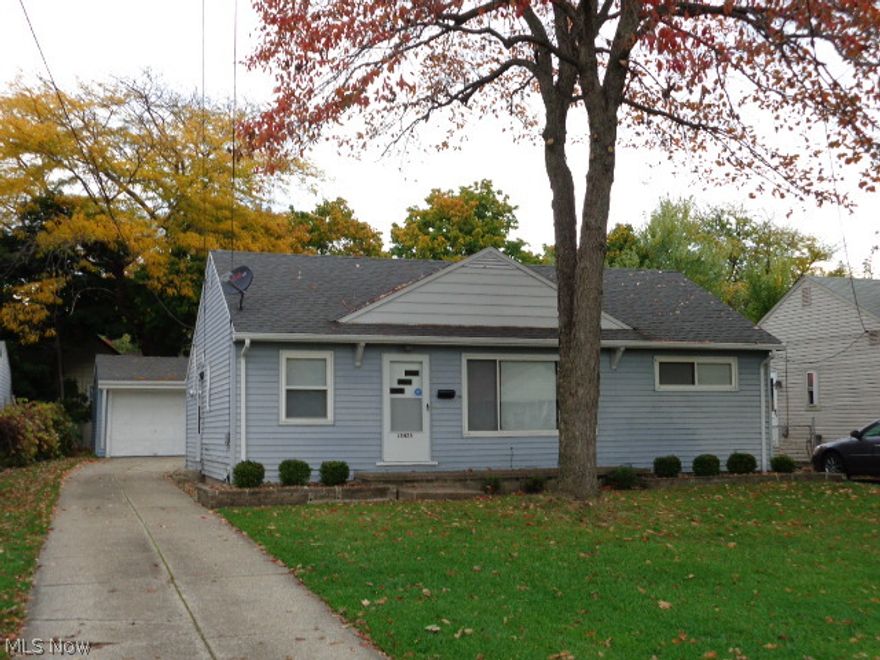 Nice Ranch Priced To Sell!! Freshly painted!! New Carpet!! Updated Kitchen cabinets and bathroom!!Stove and frig Stay!!50ft wide lot!!Vinyl Sided Home and Garage!!Newer Roof!!Walking distance to schools,shopping,MetroParks!!Don't Miss Out!!