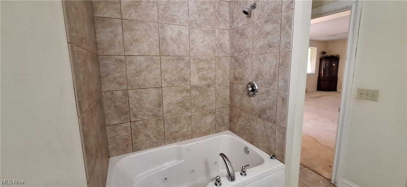 Chateaux/Emery Woods - Residential