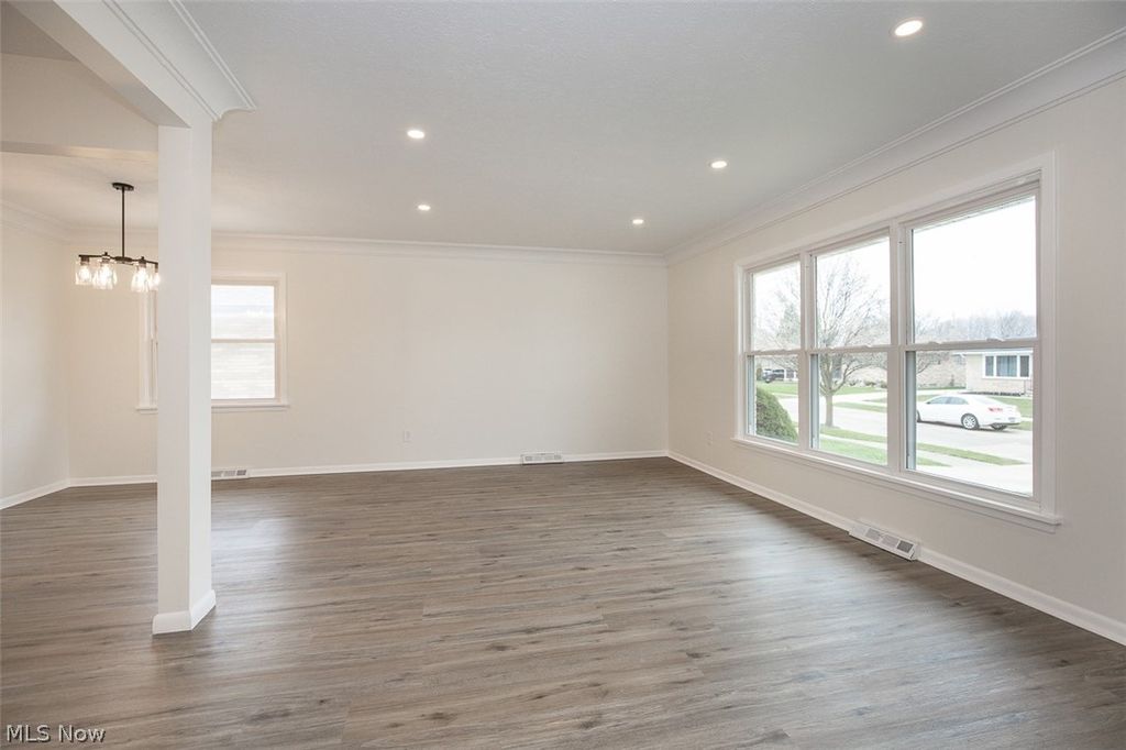 Photo of 9613 Melody Lane, Brooklyn, OH 44144 (MLS # 5198115)