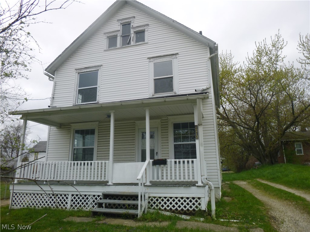 This 3 bedroom and 1 bath 1344 sq ft colonial home has been freshly painted, and is ready for a new family. The bedrooms and bathroom are located on the second level. Downstairs is the kitchen, a sizable dining room, living room and front foyer. The new tenant will need to provide their own appliances. There are electric and gas hookups in the kitchen for a range. Downstairs in the basement there are washer and dryer hook ups. A back porch leads to an additional lot that can be used for a play area or cookouts. The rent on this house is $600.00 per month plus all utilities. The security deposit is equal to one months rent. There is also a $200.00 water deposit. This property will accept pets on a case by case basis. Each cat is a $100.00 deposit. A dog under 20 lbs is a $200.00 deposit, a dog over 20lbs is a $300.00 deposit.
NO SECTION 8