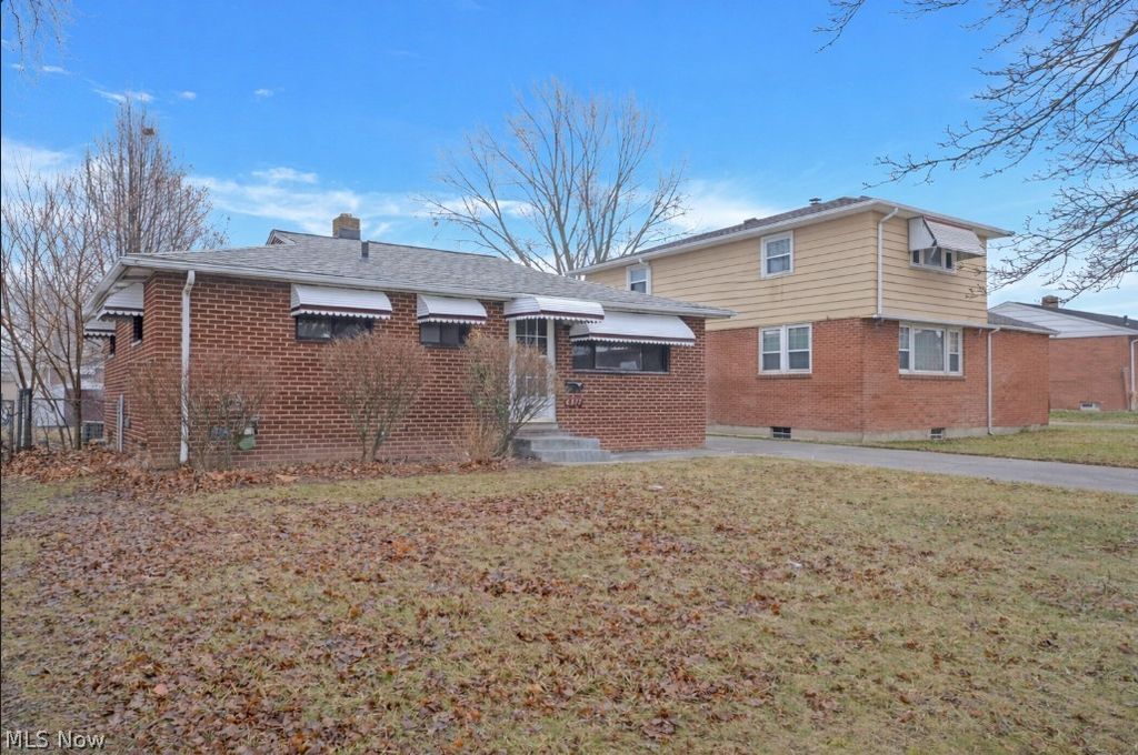 Photo of 6377 Ledgebrook Drive, BROOKPARK, OH 44142 (MLS # 5188117)