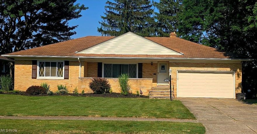 OWNER HAS JUST HAD NEW FLOORING INSTALLED THROUGHOUT AND REDUCED THE PRICE TO $224,900...Don't miss this opportunity!!! This solid brick home with a 2 car attached garage features room to roam...both inside and out!  The fenced backyard features a large poured stamped concrete patio and firepit!  There is a shed for additional storage.  This back sunroom features a hot tub to relax and enjoy the backyard view!  The home features new flooring throughout, an eat in kitchen with loads of cabinets and counter space! The full basement can meet all your needs - large finished area, a media/office room with cabinet space, a workshop and a separate laundry area.  The living room/dining room features an electric fireplace and dining room features french doors that open to the sunroom with working hot tub.  If you are a golfer than you will love the close proximity to the new Ridgewood Golf Course that is within walking distance!
DO NOT HESITATE ON THIS ONE!!!