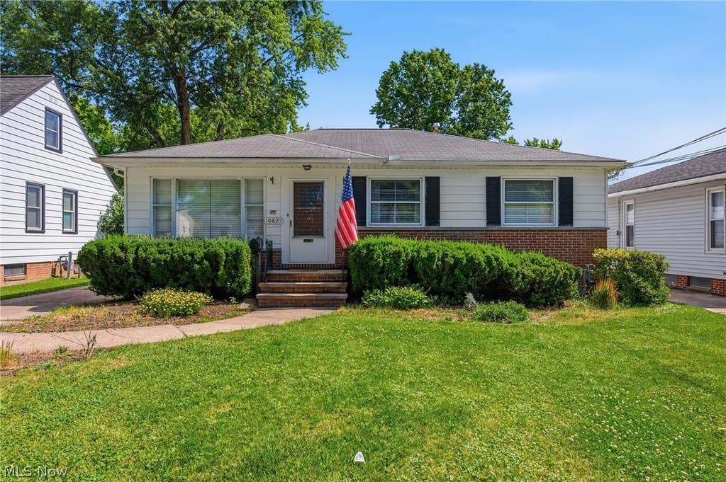 Photo of 10821 Woodview Boulevard, Parma Heights, OH 44130 (MLS # 5219433)