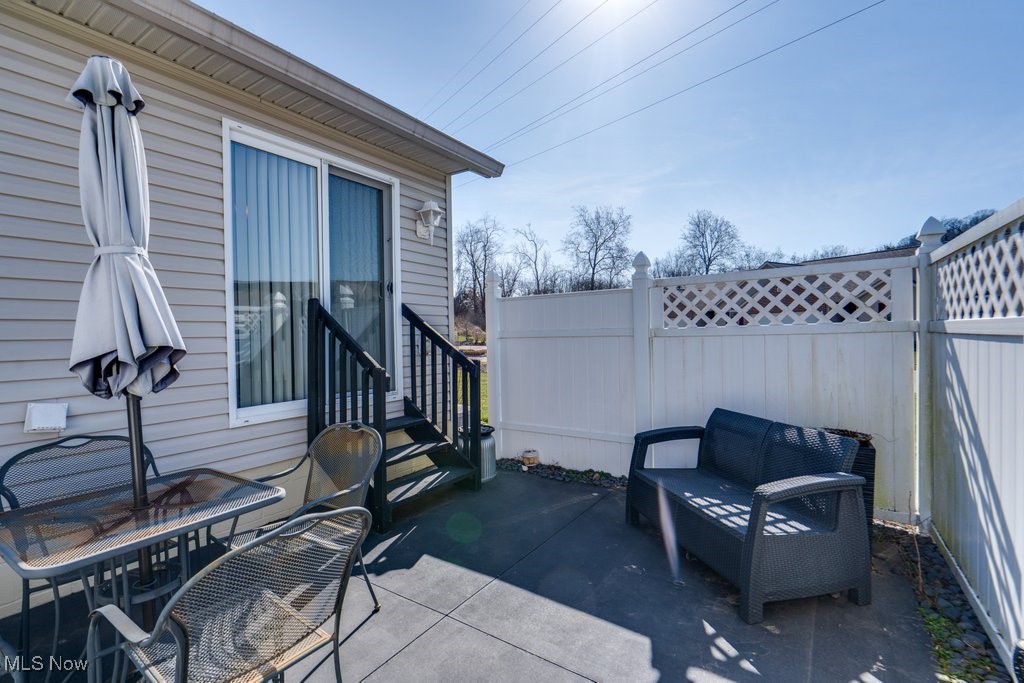 1484 Waters Edge Drive, Akron, Ohio image 38