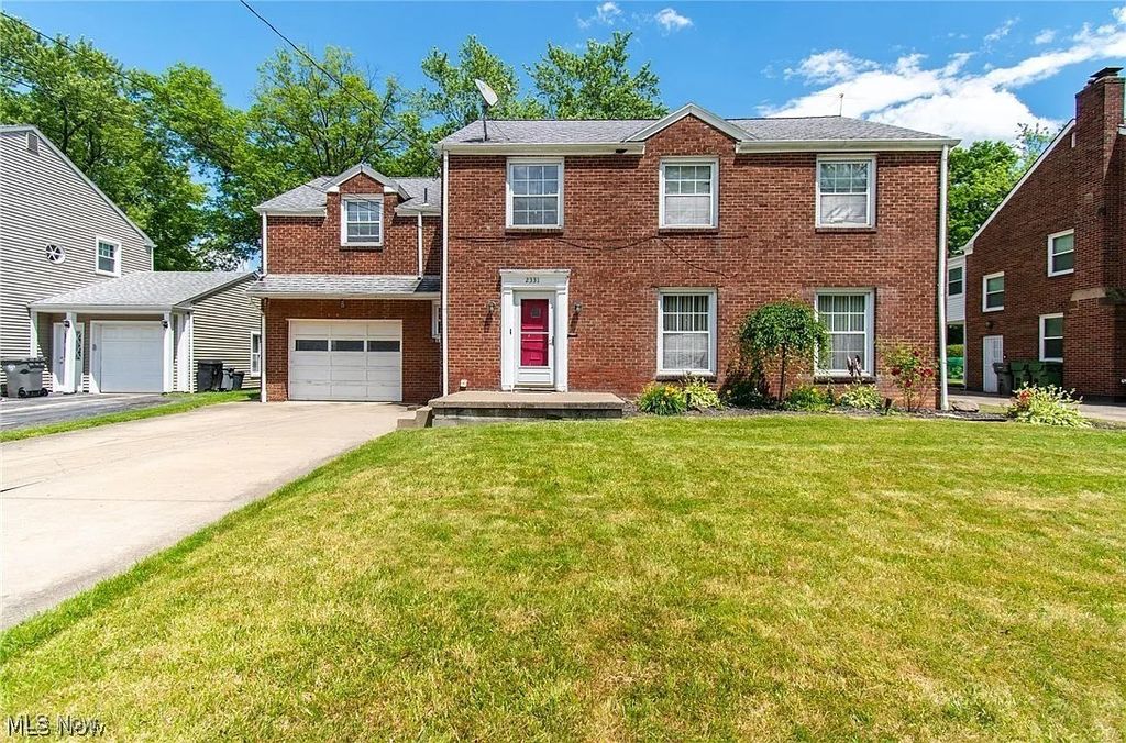 Photo of 2331 Coronado Avenue, Youngstown, OH 44504 (MLS # 5182240)