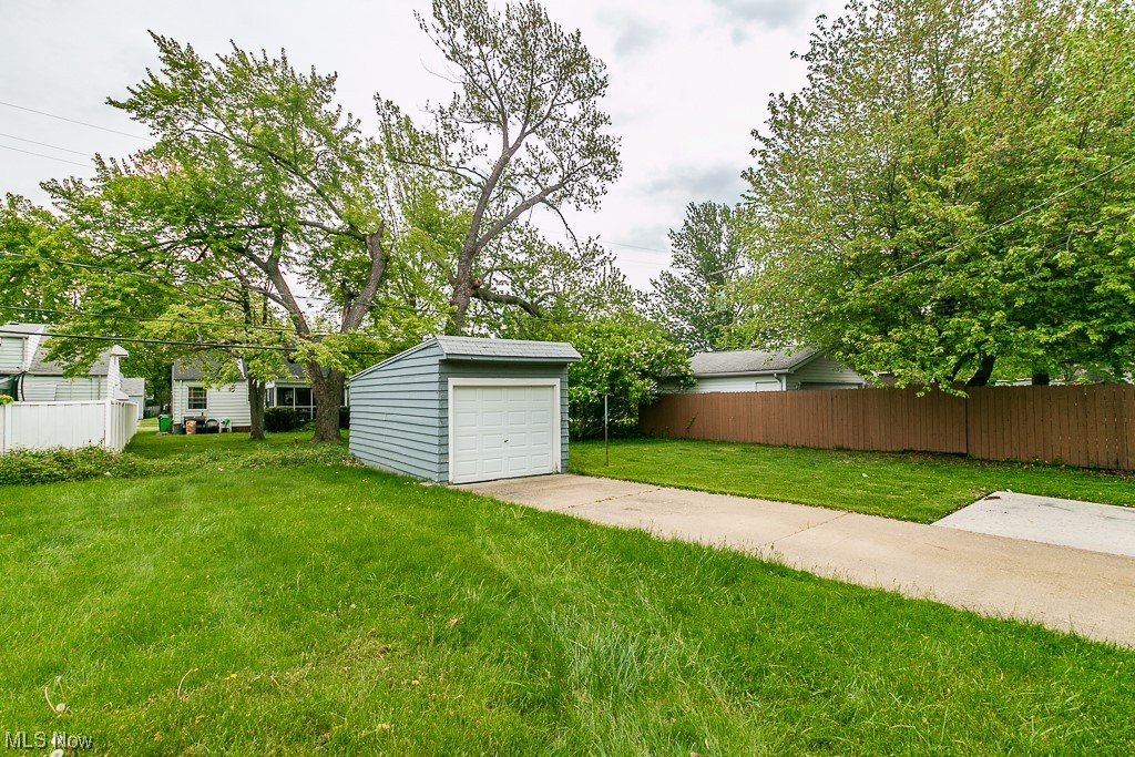 Lake Shr Boulevard-East 250th - Residential