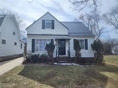 Photo of 18990 Raymond Street, Maple Heights, OH 44137 (MLS # 5190159)