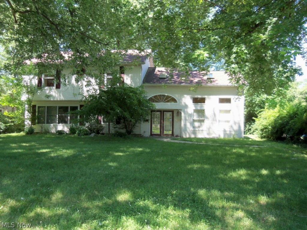 Knock Knock! Who's there? A great opportunity! A spacious open floor plan with 2140 square ft of living space and 3 bathrooms. An expansive great room for entertaining. Lots of windows for natural light. A well appointed kitchen and dining area. This home is set on lovely treed lot. The charm of yester-year with the amenities of today. Priced to sell. Buy today! Property is SOLD "AS IS" and "WHERE IS" with no warranties expressed or implied.