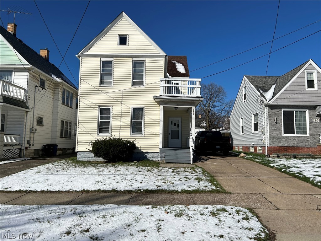 Come see this oversized 2 bedroom 1 bath first floor unit. Located near the highway minutes from Downtown Cleveland. Don't miss this one schedule your showing with the listing agent today. Rental requirements:Credit score of 600+. 500 - 600 is considered conditional.Less than 3 items in collections, excluding student loan and medical. Monthly income of 2.5 times the amount of the monthly rent.Thorough Eviction Check. $50 Non Refundable App Fee for all Adults who will be occupying the property.Applications can only be completed online.Typical Security Deposit equivalent to one months rent, pending results of background checks. Tenants must have the electric and gas transferred into their name and obtain renters insurance prior to receiving keys to the property.This property accepts housing choice vouchers.