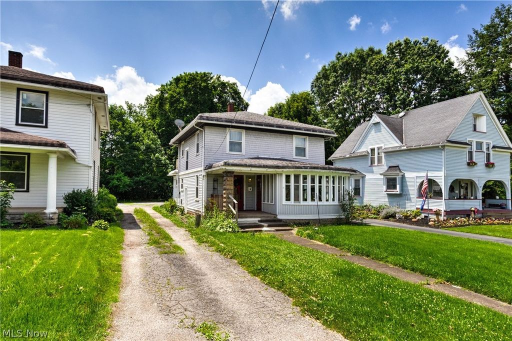 Photo of 719 Robbins Avenue, Niles, OH 44446 (MLS # 5217557)