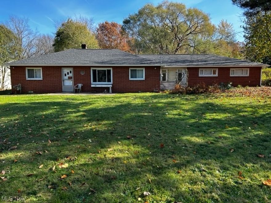 This is a great opportunity to add value to a darling ranch home in Springfield Twp. One floor living with 3 nicely sized bedrooms, open kitchen, convenient breeze way, two car attached garage and a new roof. Call for your showing today!