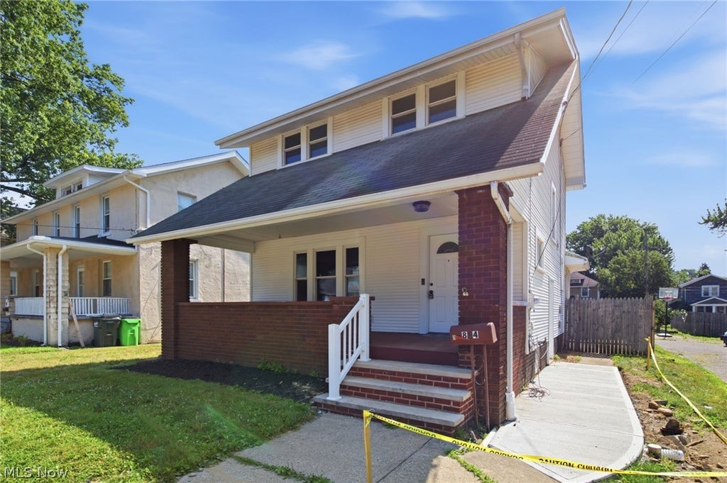 Photo of 854 9th Street NE, Massillon, OH 44646 (MLS # 5224709)