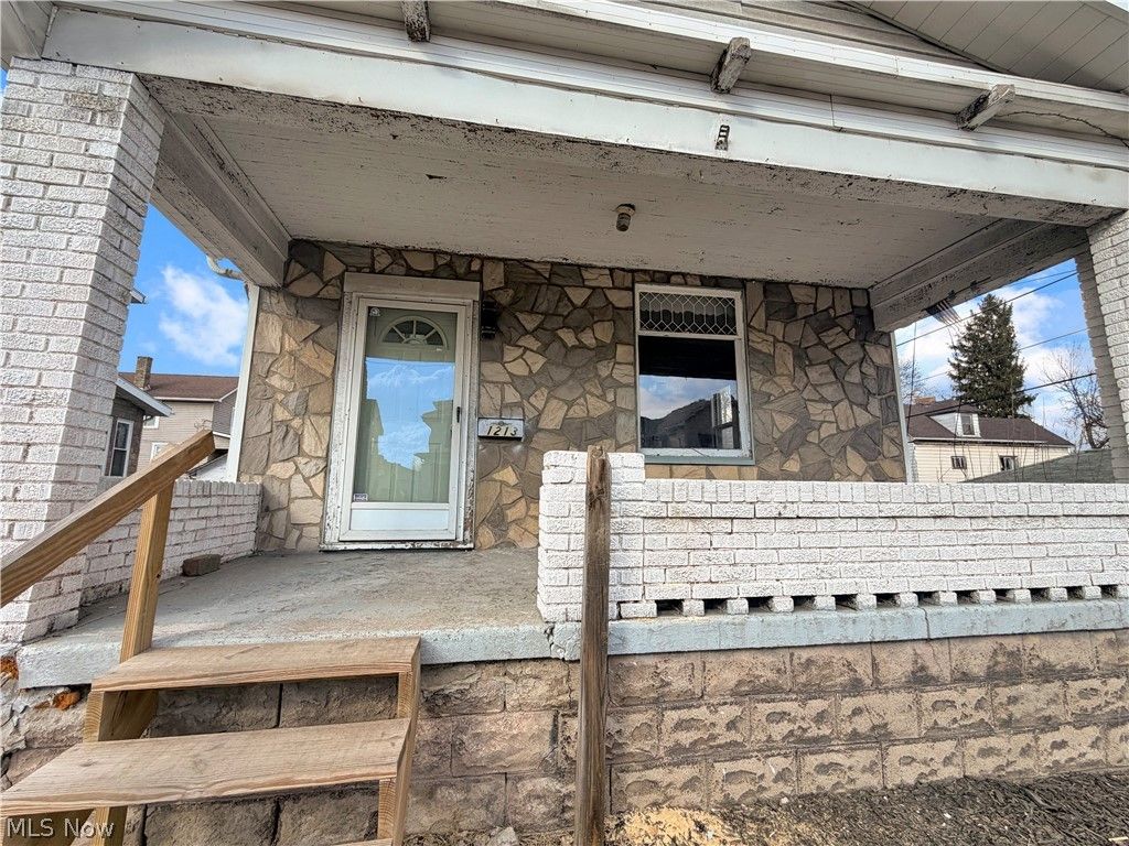 Photo of 1213 Plum Street, Steubenville, OH 43952 (MLS # 5189773)